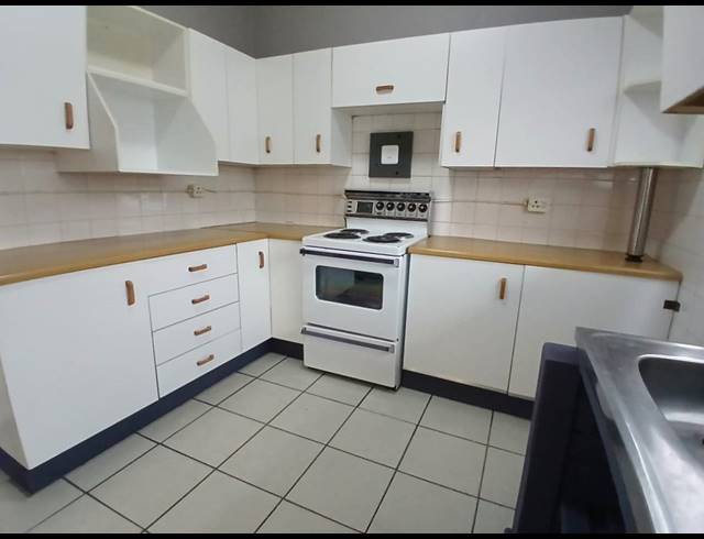 2 BEDROOM FLAT FOR SALE IN PEACEHAVEN